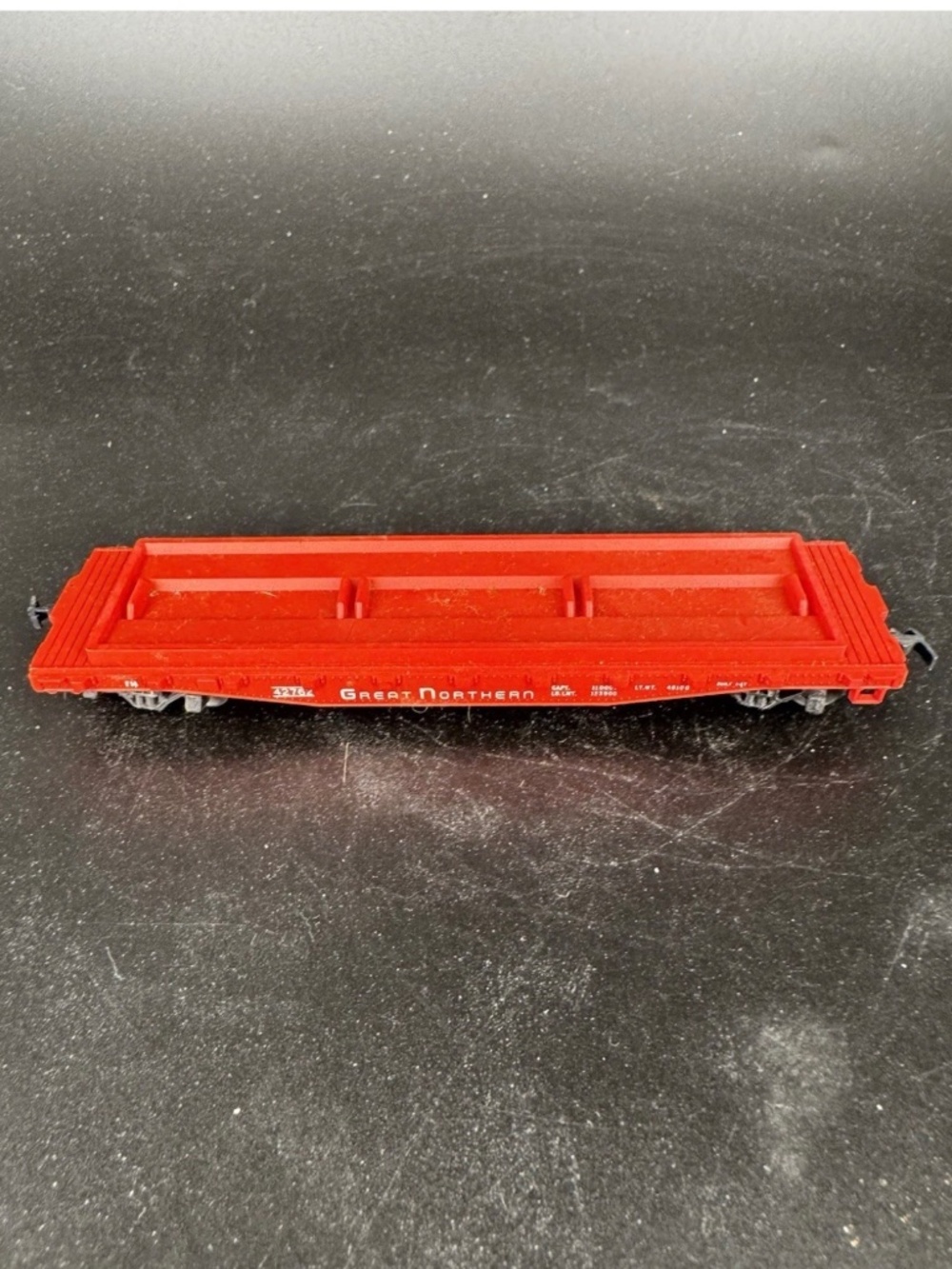 Vintage HO Scale Tyco Great Northern Red Flat Car